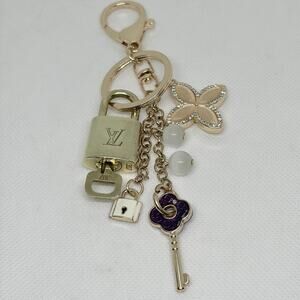 Louis Vuitton Lock & Key #307 w/a Crystal Flower & Purple Key Charms Keychain